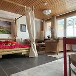 Berghof Arnika דירה *